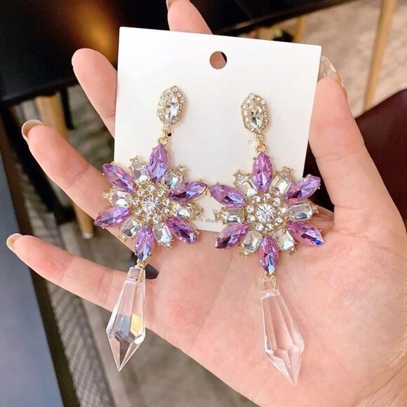 NEW GORGEOUS STATEMENT EARRINGS - Picture 1 of 2